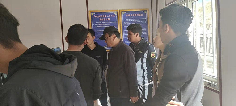 10月21日城管局、環(huán)保局及住建局局長蒞臨我廠謝通門污水處理廠檢查運(yùn)行情況及了解整改階段。